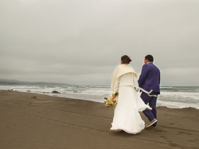 El matrimonio de Alberto y Loreto en Pichilemu, Cardenal Caro 52