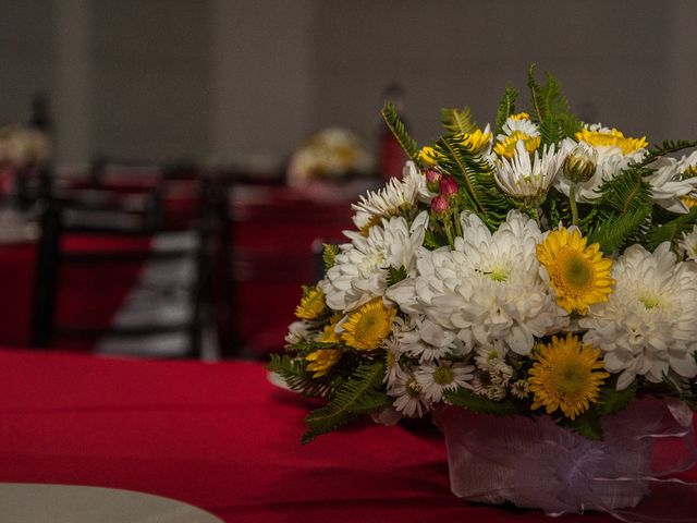 El matrimonio de Óscar y Marcela en Sagrada Familia, Curicó 3