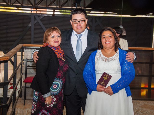 El matrimonio de Óscar y Marcela en Sagrada Familia, Curicó 11