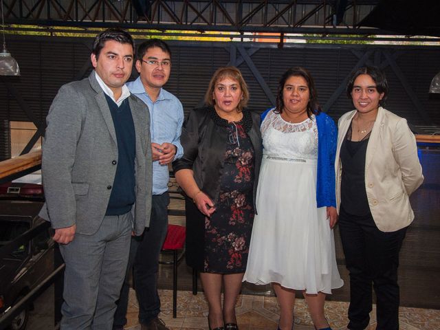 El matrimonio de Óscar y Marcela en Sagrada Familia, Curicó 33