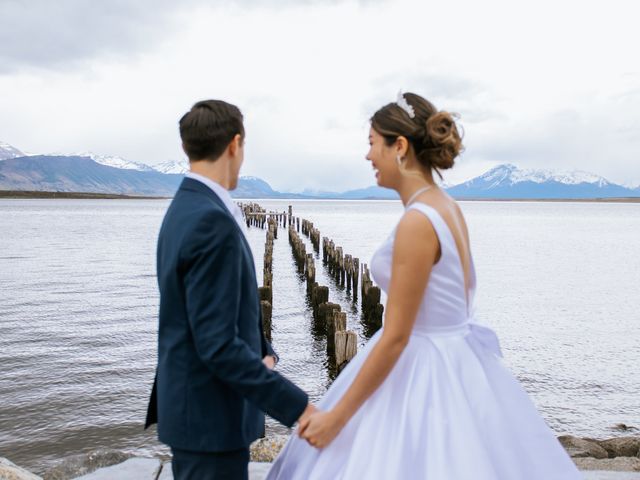 El matrimonio de Martín y Aranxa en Natales, Última Esperanza 12