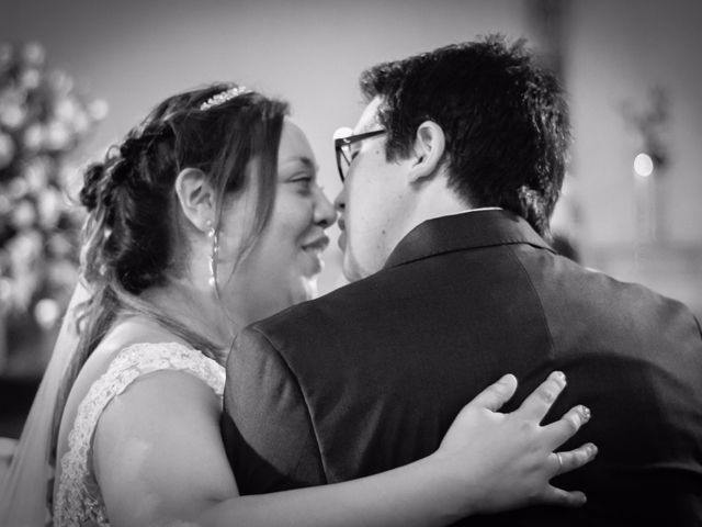 El matrimonio de Alejandro y Barbara en Sagrada Familia, Curicó 7