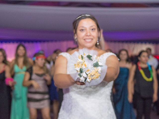 El matrimonio de Alejandro y Barbara en Sagrada Familia, Curicó 21