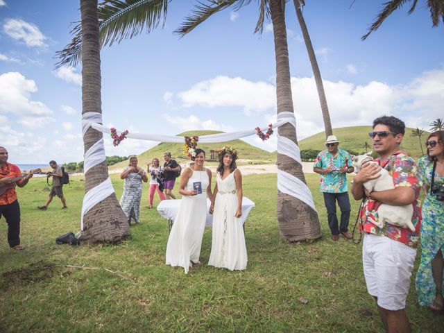 El matrimonio de Pabla y Consuelo en Isla de Pascua, Isla de Pascua 3