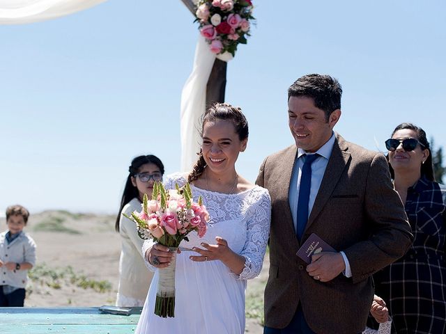 El matrimonio de Christian y Widays en Pichilemu, Cardenal Caro 6