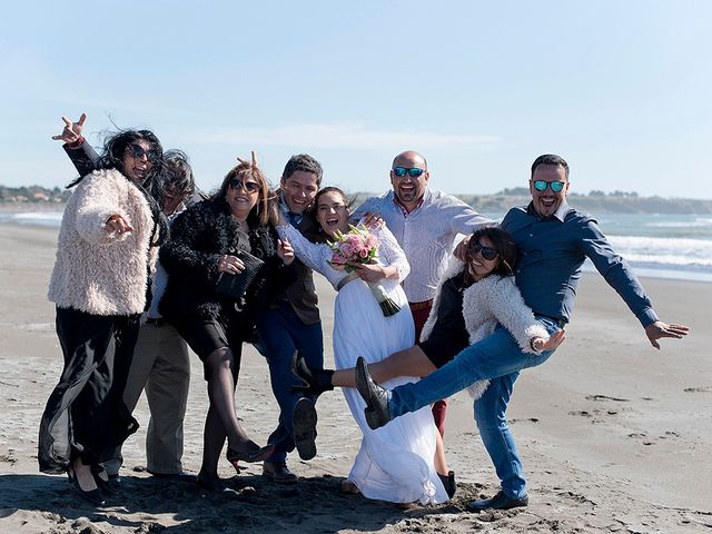 El matrimonio de Christian y Widays en Pichilemu, Cardenal Caro 16