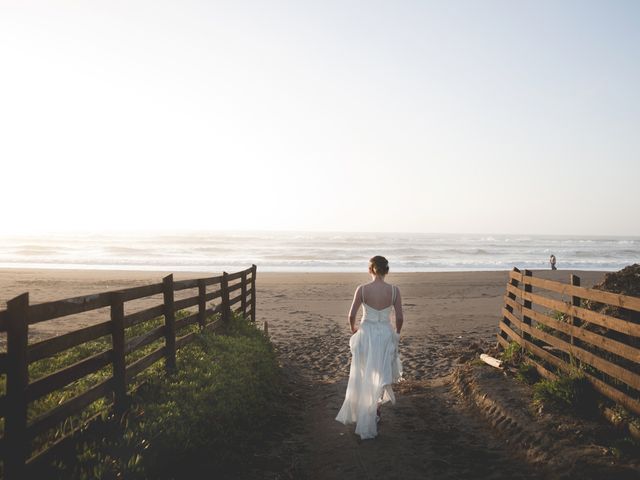 El matrimonio de Brian y Cata en Pichilemu, Cardenal Caro 1