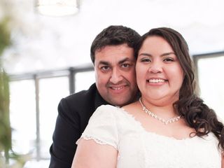 El matrimonio de Carlos Taucano y Andrea Flores