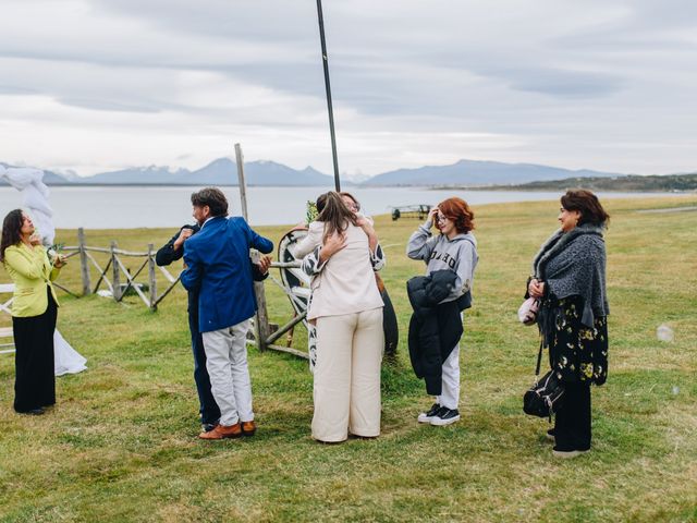 El matrimonio de Claudio y Miriam en Natales, Última Esperanza 16