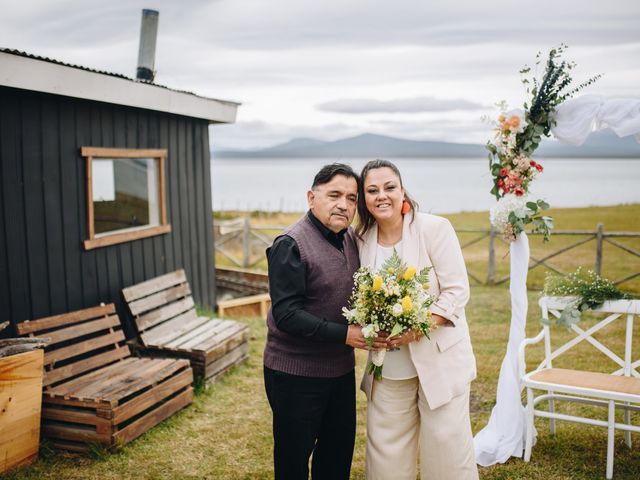 El matrimonio de Claudio y Miriam en Natales, Última Esperanza 22