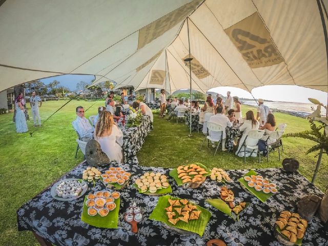 El matrimonio de Fernando  y Loreto en Isla de Pascua, Isla de Pascua 9