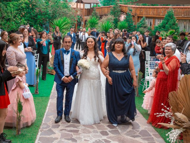 El matrimonio de Isaac y Estefanía en San José de Maipo, Cordillera 16