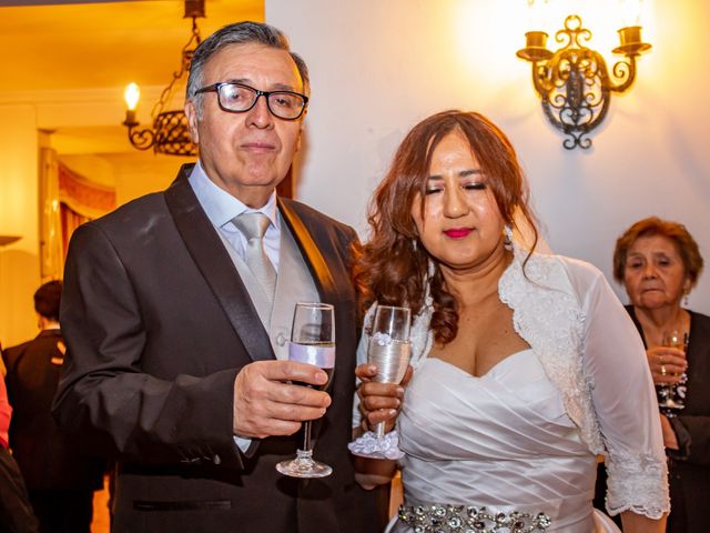 El matrimonio de Juan Carlos y Fabiola en San Miguel, Santiago 44