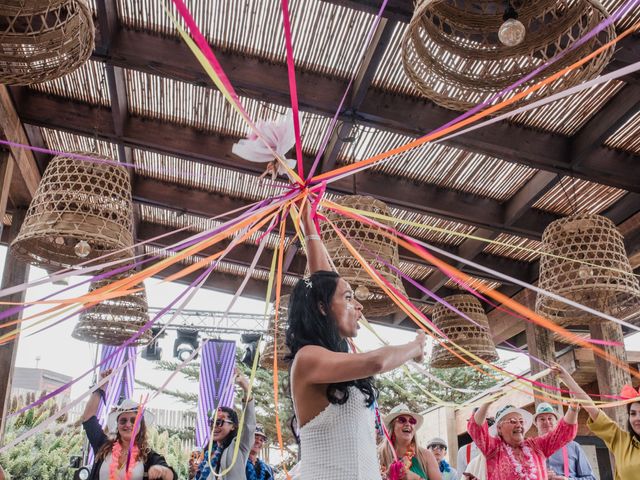 El matrimonio de Rodrigo y Adriana en Pichilemu, Cardenal Caro 38