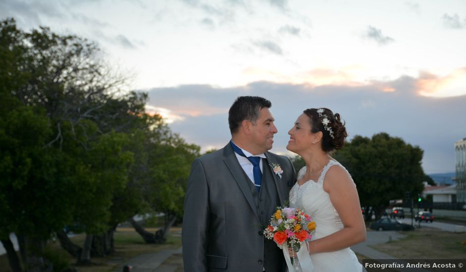 El matrimonio de Carlos y Camila en Punta Arenas, Magallanes