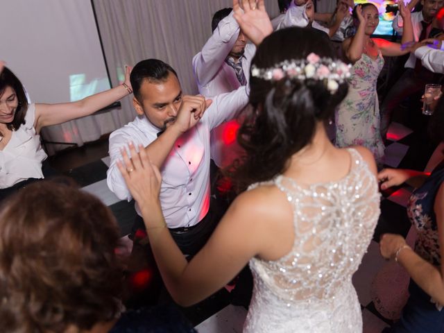 El matrimonio de Andrés y Tabatha en La Florida, Santiago 44