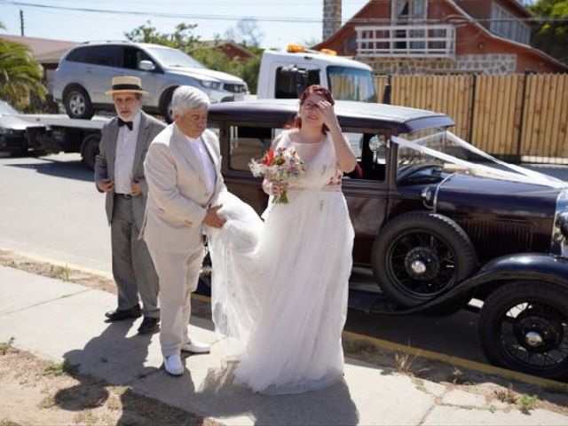 El matrimonio de Juan Carlos y Pebbels en El Tabo, San Antonio 2