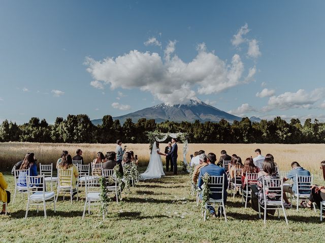 El matrimonio de Joshua y Angel en Puerto Varas, Llanquihue 1