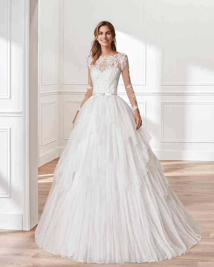 Vestidos De Novia 2019 De Luna Novias Una Vuelta A Los Clasicos