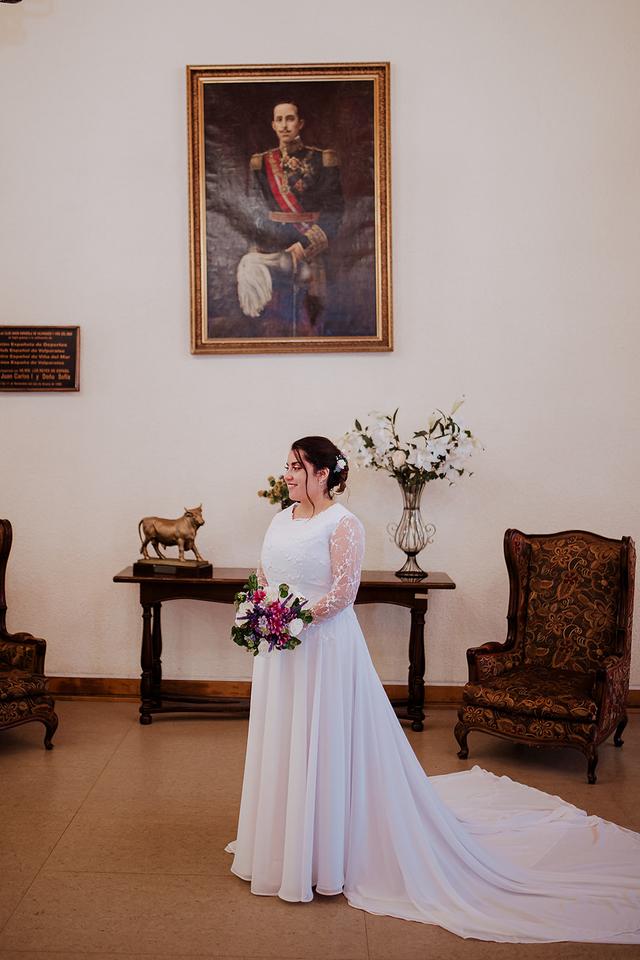 Amore Novias - 2
