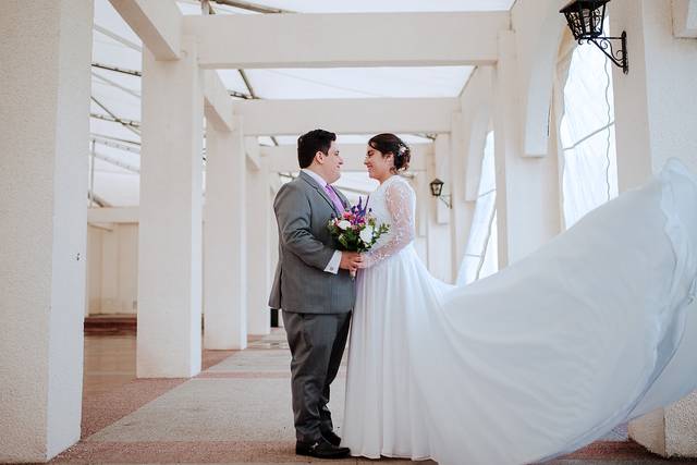 Amore Novias 3