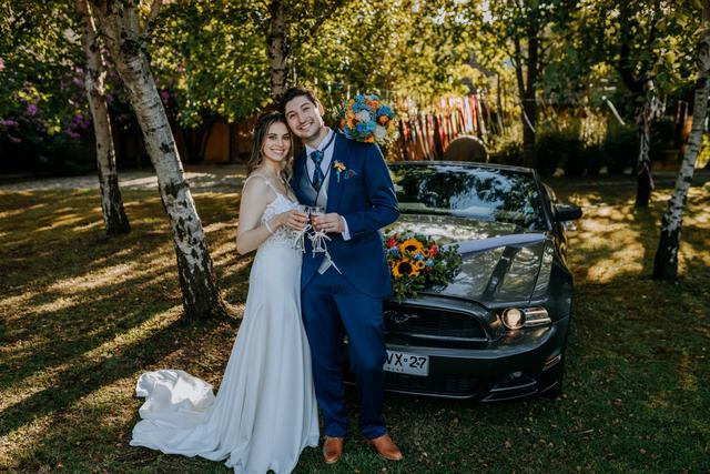Cecilia Fuentes - Ford Mustang - 3