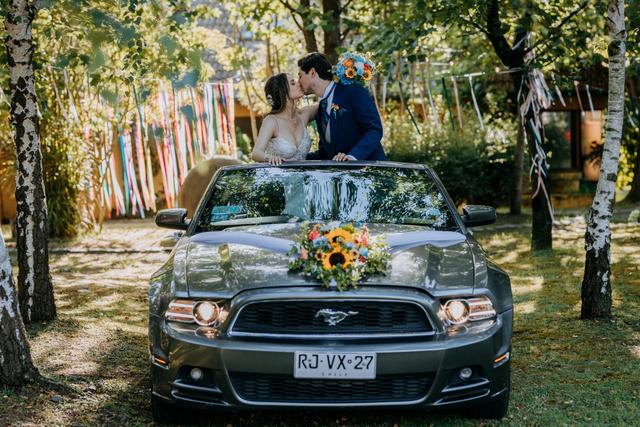 Cecilia Fuentes - Ford Mustang - 4