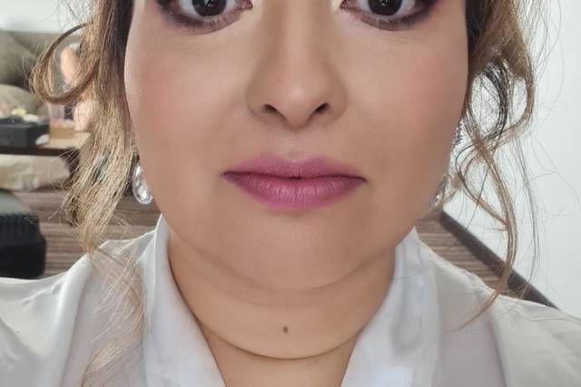 Arami Paulina Make Up Artist 3