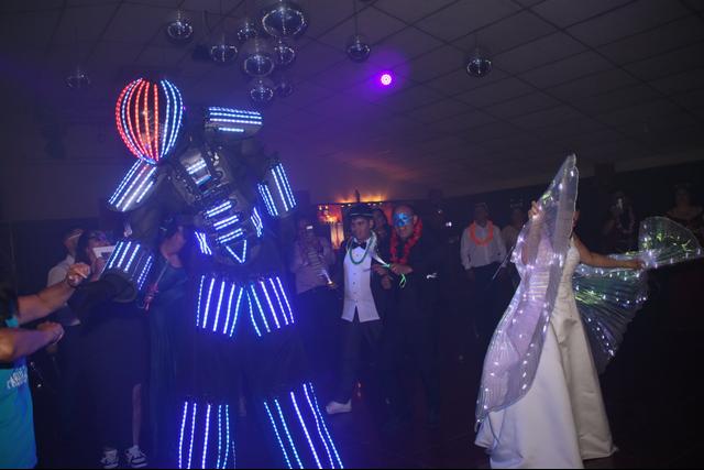 Blue Monkey Producciones - Robot LED - 3