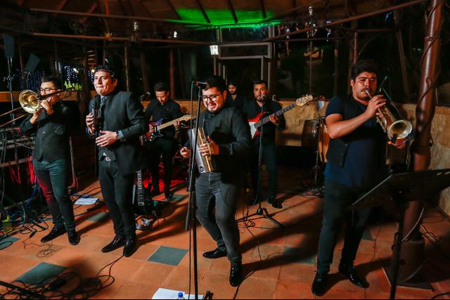 La Wonderband - 2