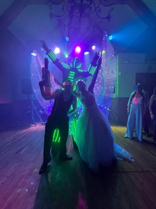 Blue Monkey Producciones - Robot LED - 2