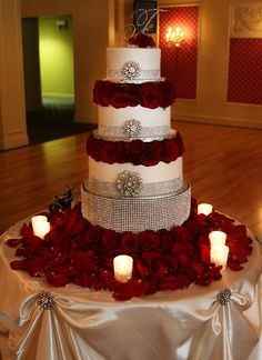 Cake Boda En Vino Tinto ❤️????? Wedding Cakes Maroon, Lace Wedding Cake,  Burgundy Wedding Cake 