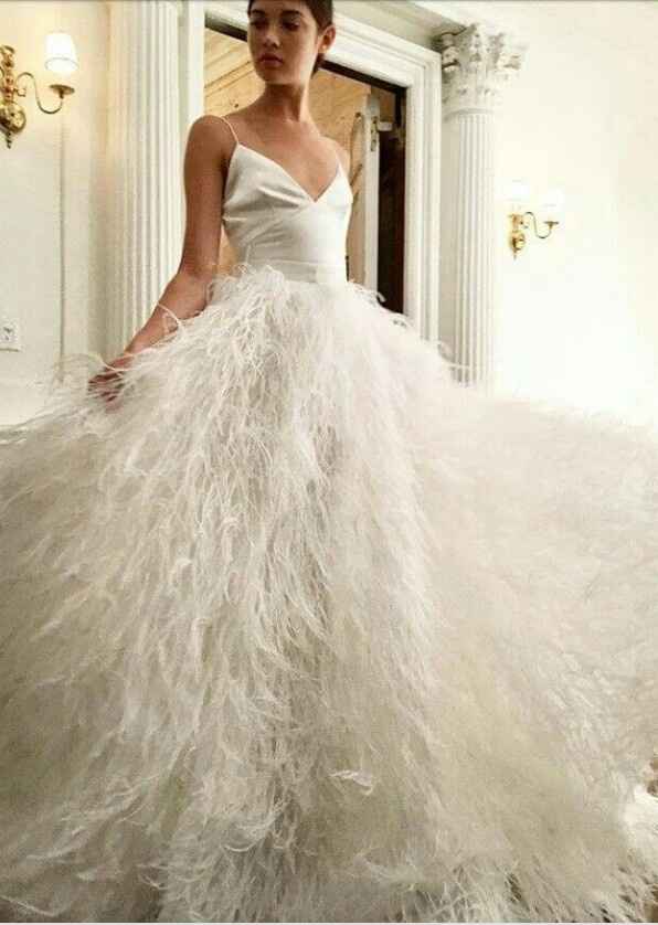 Vestidos de novia con plumas 👰 - 1
