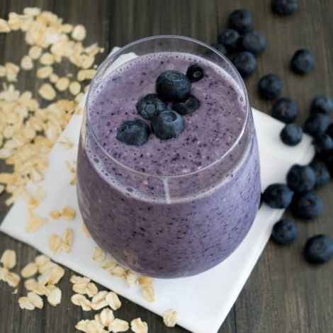 Smoothie de arándanos y avena