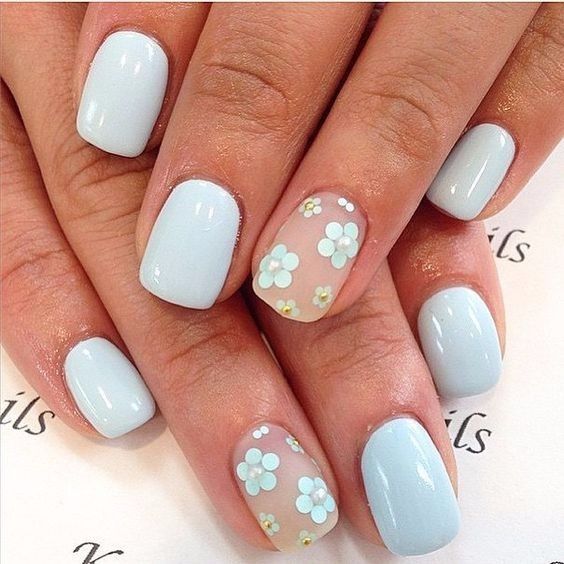 Manicure con flores para novias