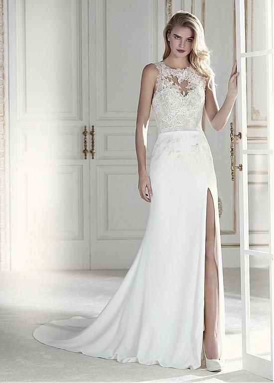 Vestidos con tajo para novias de verano. ¿Abiertos al medio o al costado? Vestidos con tajo para novias de verano. ¿Abiertos al medio o al costado?