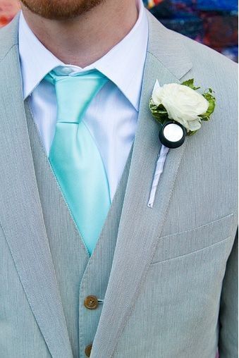 Inspiração para noivos: combinar a gravata com a flor na lapela 7