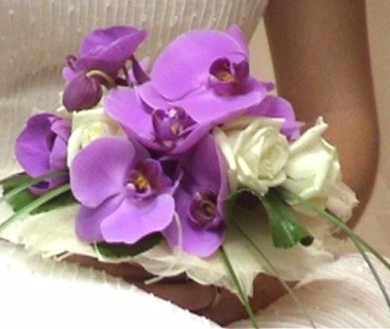 5. Ramo de novia con orquídeas