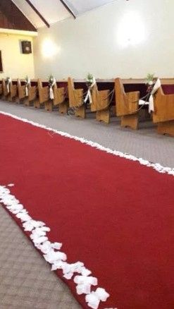 Buscando alfombra roja para la iglesia 2