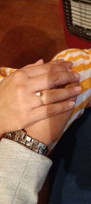 ¿Tienes alguna foto así con tu anillo de compromiso? 💍 ¡Compártela! 4