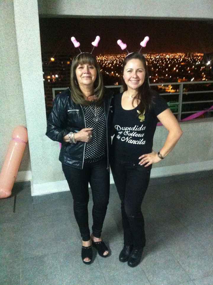 Con mi madre :)