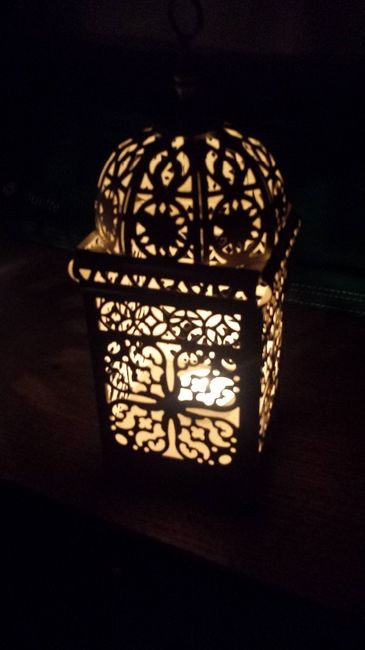 Farol marroquí en la noche