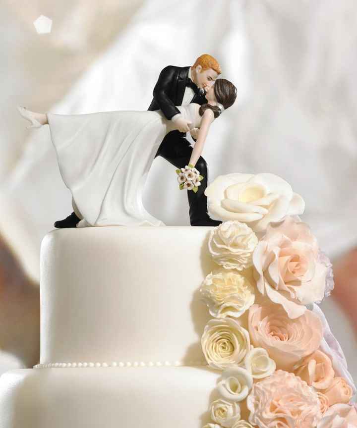 Figura tarta boda novios en el banquete