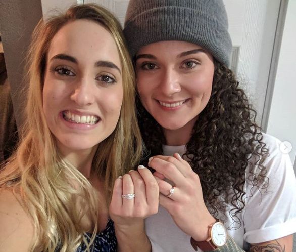 2 chicas se piden matrimonio a la vez ❤️ 1