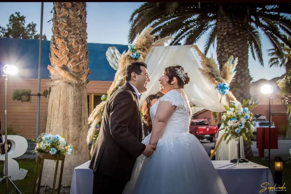 Decoración de altar de novios