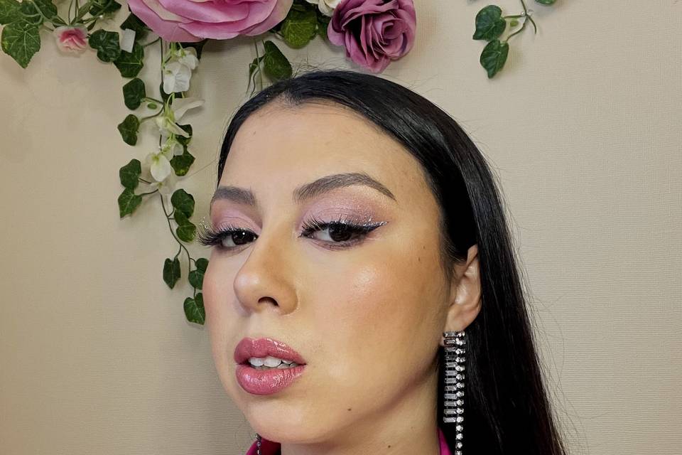 Maquillaje intenso en rosado