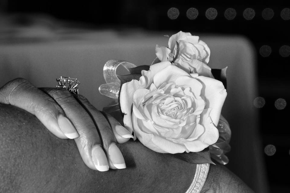 Hand & flowers