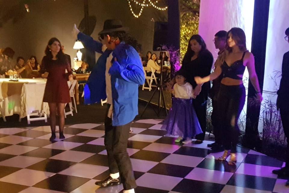 Ari Cavieres Eventos - Show baile entretenido