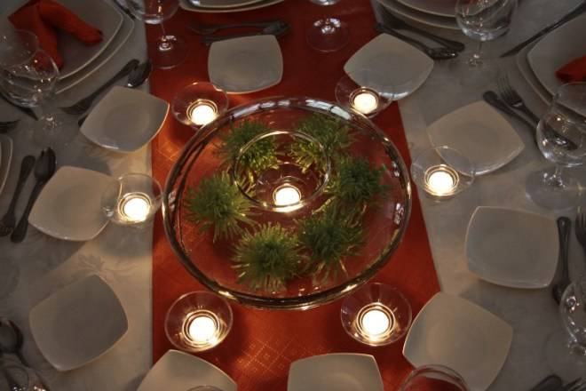 Centro de mesa con velas encendidas