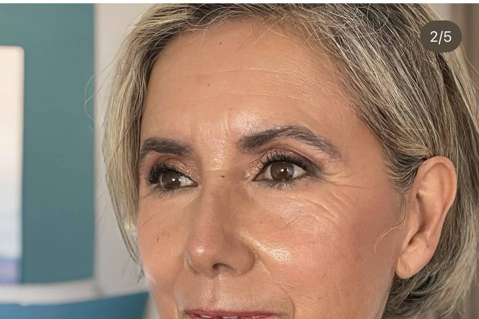 Maquillaje y peinado madrina